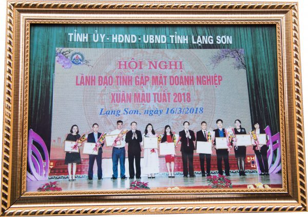 VIMID NHẬN BẰNG KHEN DOANH NGHIỆP XUẤT SẮC UBND TỈNH LẠNG SƠN
