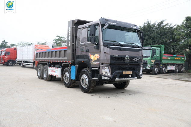 XE BEN HOWO V7X 400 8X4 THÙNG VUÔNG (Sát xi 8+8mm)