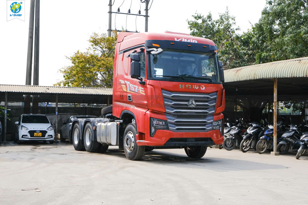 XE ĐẦU KÉO HOWO TS7-E 460 CẦU LÁP