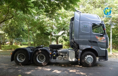 Xe Đầu Kéo Thay Bao Nhiêu Lít Nhớt? Tại Sao Phải Thay Thường Xuyên?