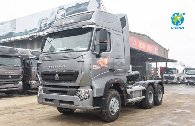 Bình Dầu Xe Đầu Kéo Bao Nhiêu Lít? Các Vấn Đề Liên Quan Đến Hoạt Động Của Xe