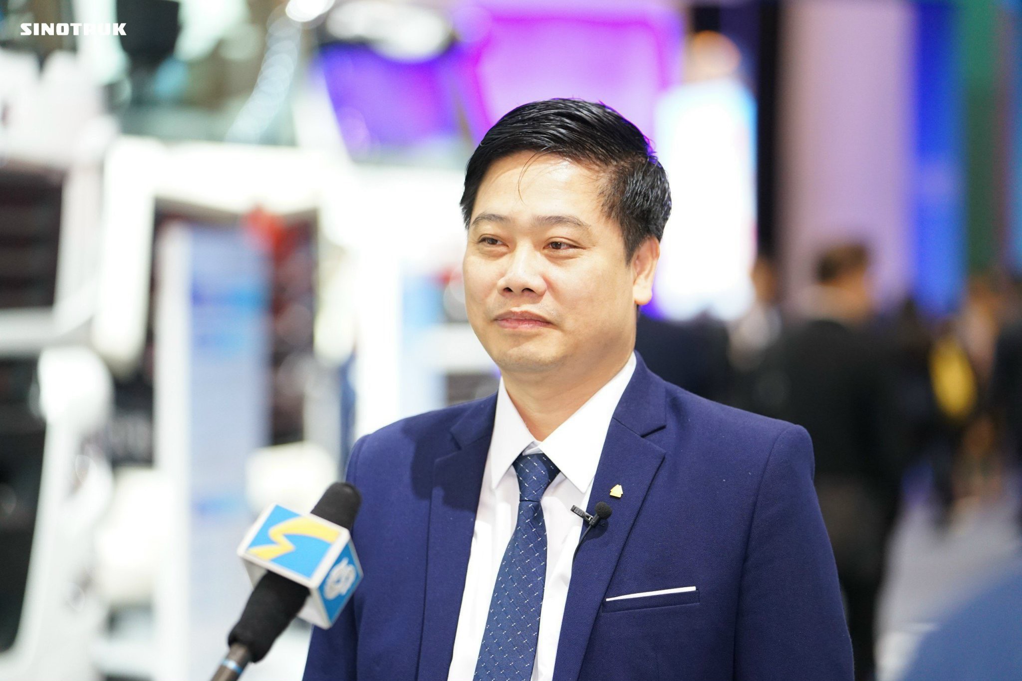 Ông Nguyễn Vũ Trụ trả lời phỏng vấn trước truyền thông quốc tế tại sự kiện