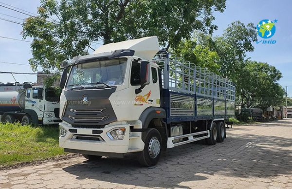 Thi Bằng Lái Xe Tải Bao Nhiêu Tuổi? Thời Gian Học Bao Lâu