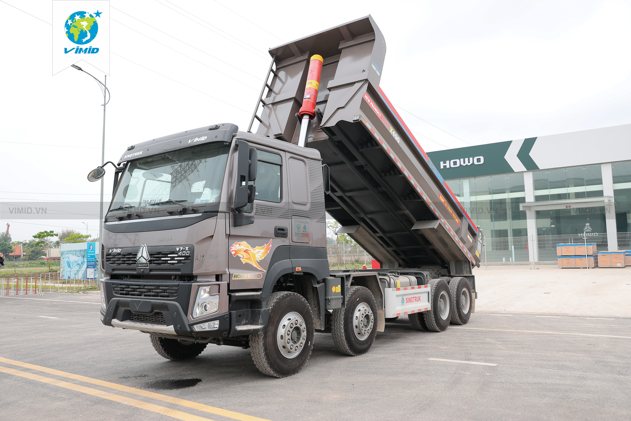 Xe ben V7X 400 8X4 thùng đúc