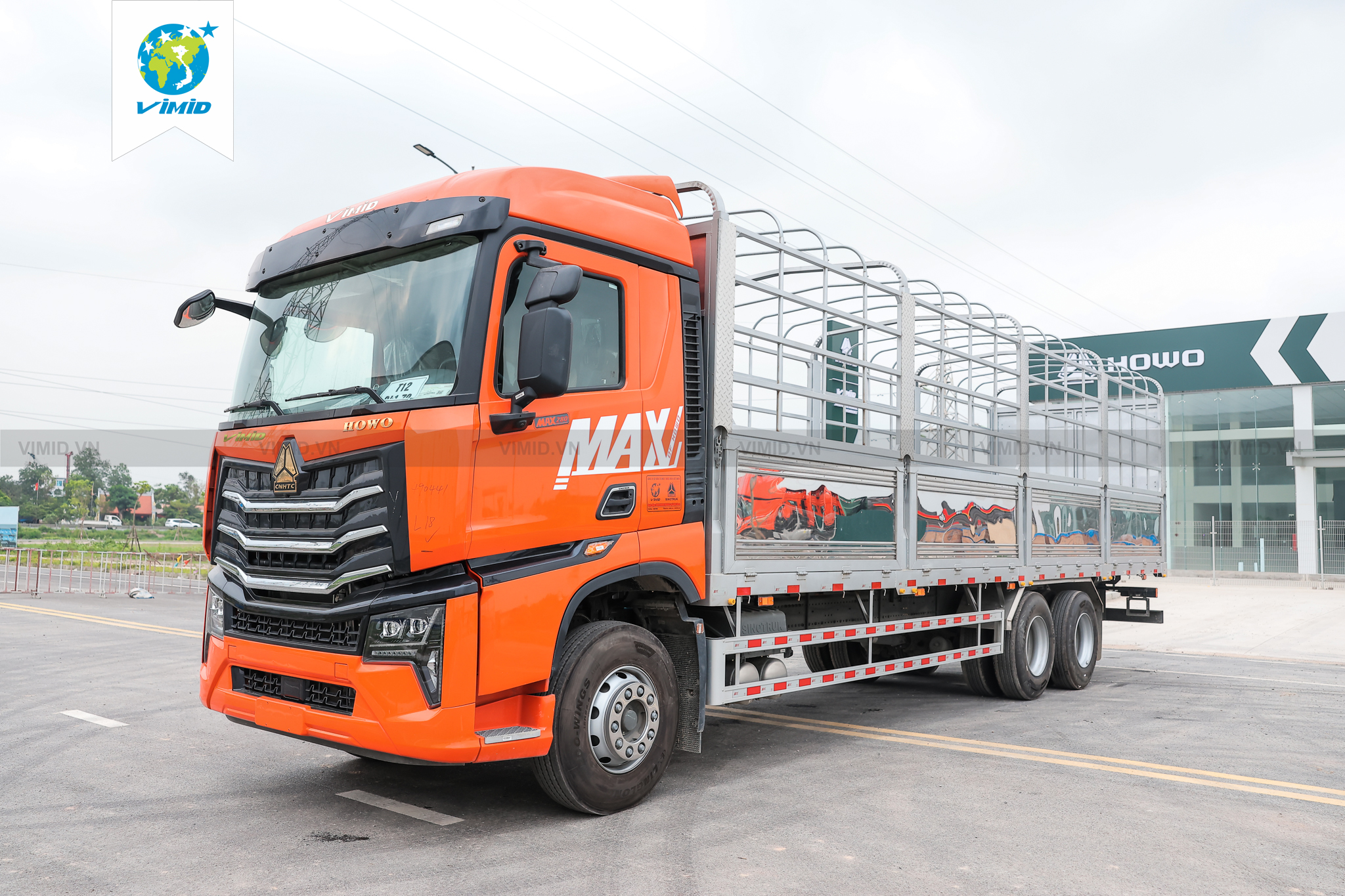 Xe tải Howo Max 280 6x2 khung mui nhập khẩu 9m9