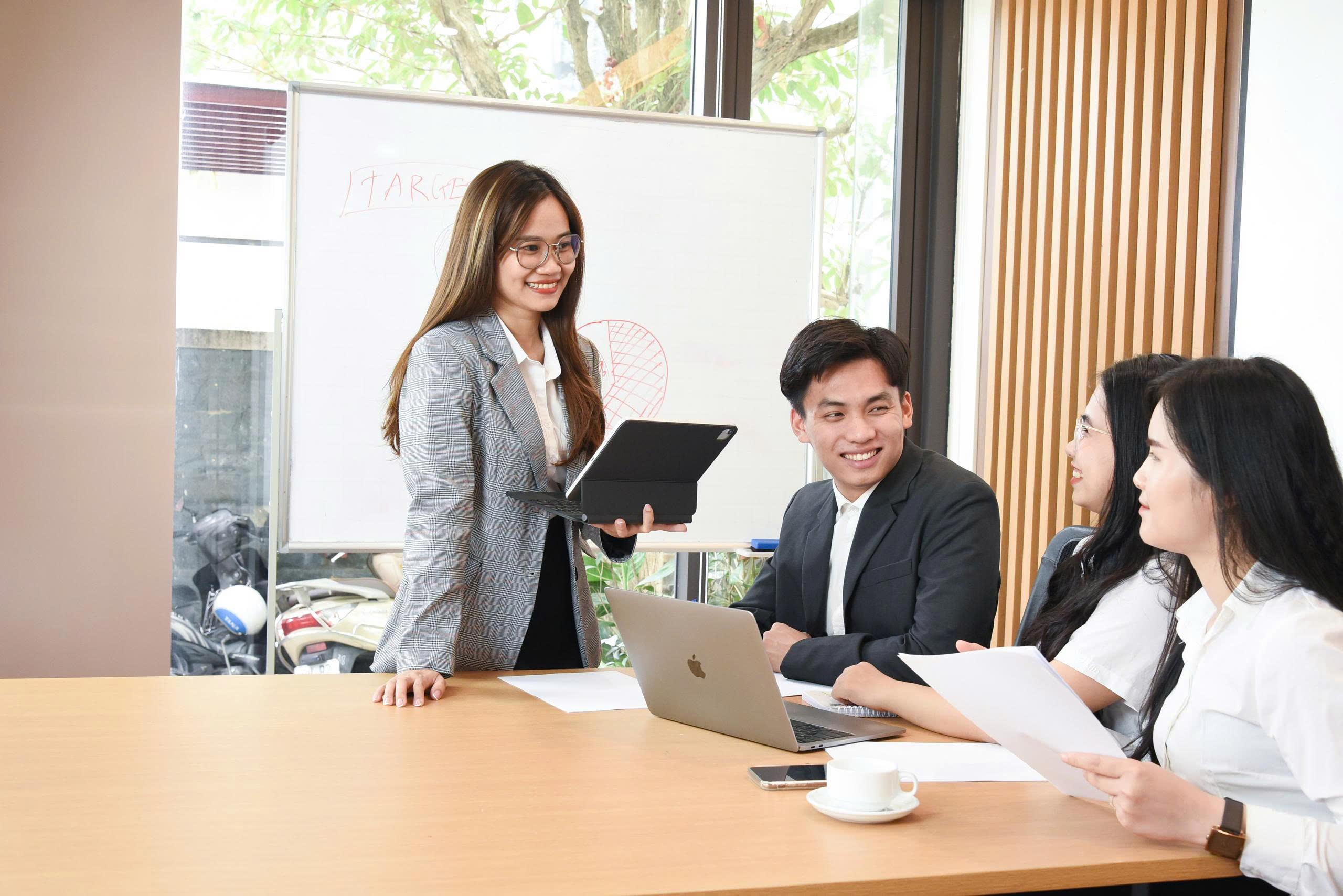 Tuyển dụng 4 Tuyển dụng