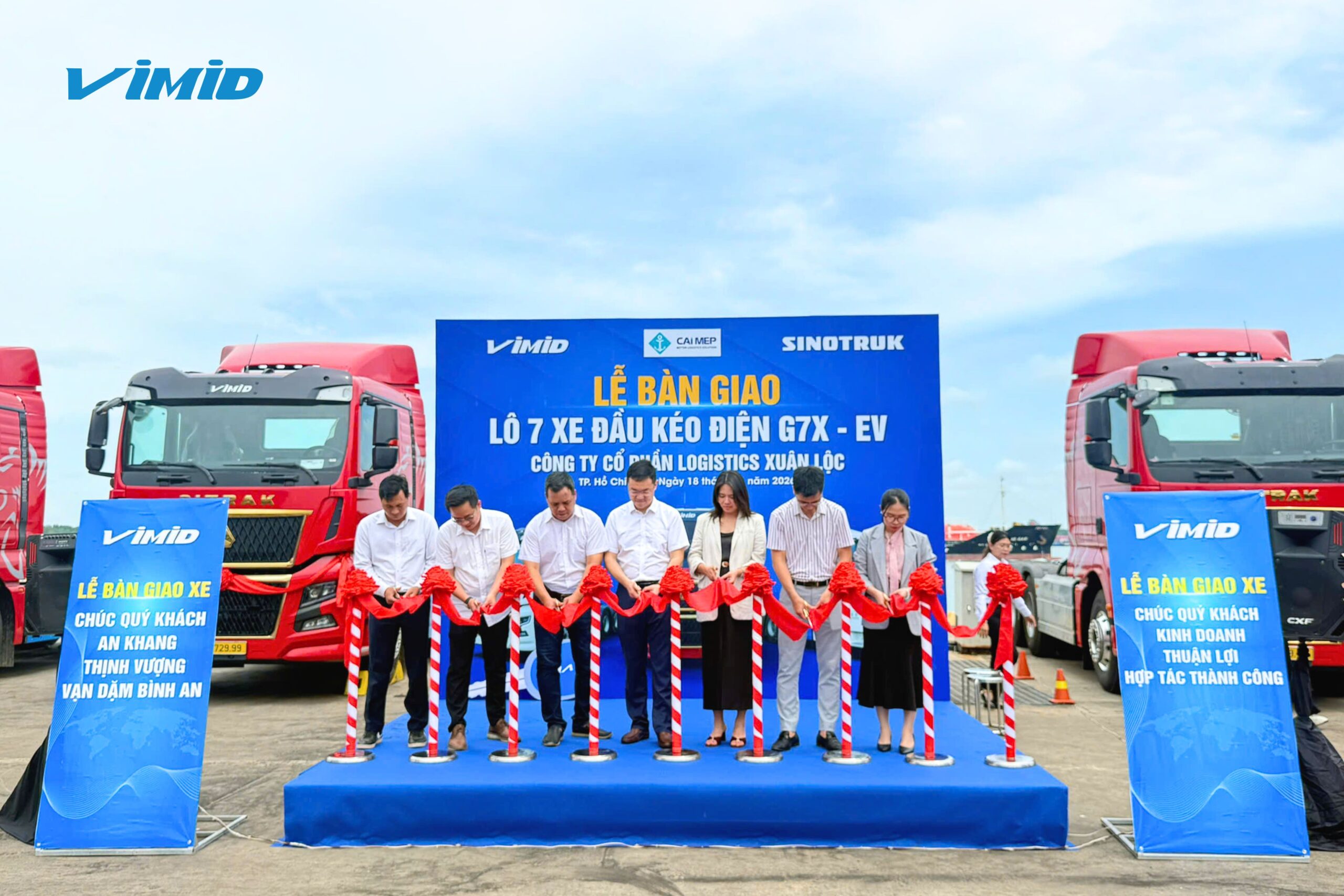 Lễ bàn giao đầu kéo điện G7X-EV: VIMID tiếp tục đồng hành khách hàng chuyển đổi xanh toàn diện 2 Xe đầu kéo chạy điện CNHTC