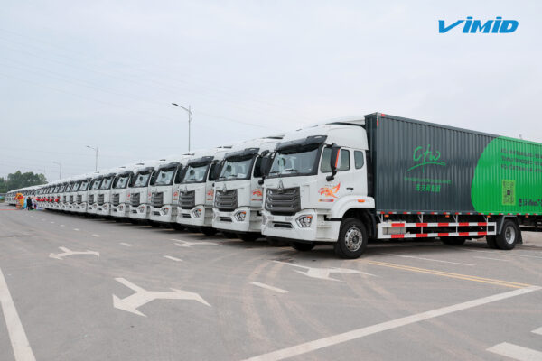 VIMID bàn giao lô 40 xe tải thùng HOWO NX 220 tới Công ty Chefuwang Việt Nam: Nâng tầm chuỗi cung ứng xuyên biên giới 