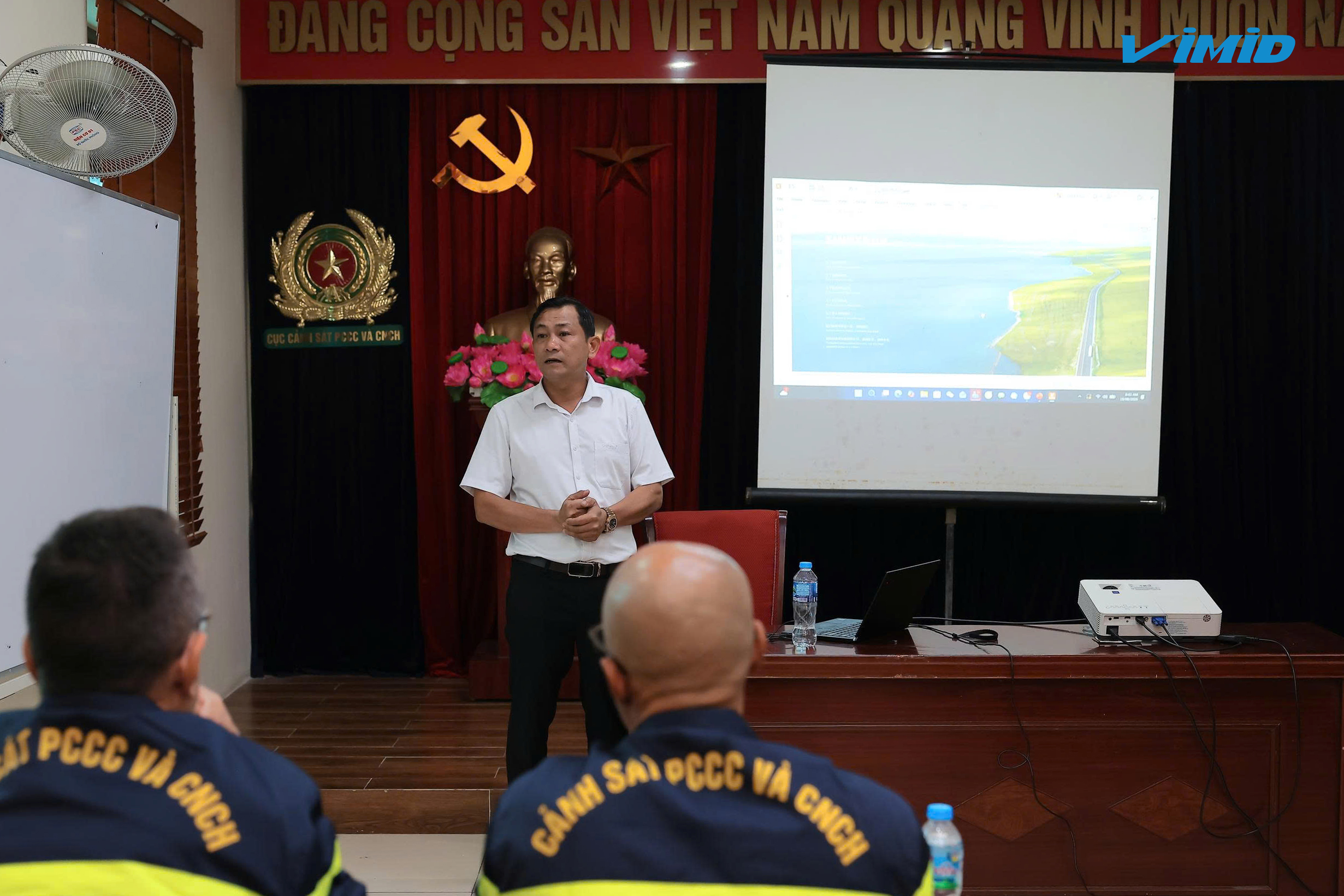 VIMID & SINOTRUK bàn giao xe PCCC chuyên dùng cho Bộ Nội vụ Cuba 3 VIMID & SINOTRUK bàn giao xe PCCC chuyên dùng cho Bộ Nội vụ Cuba