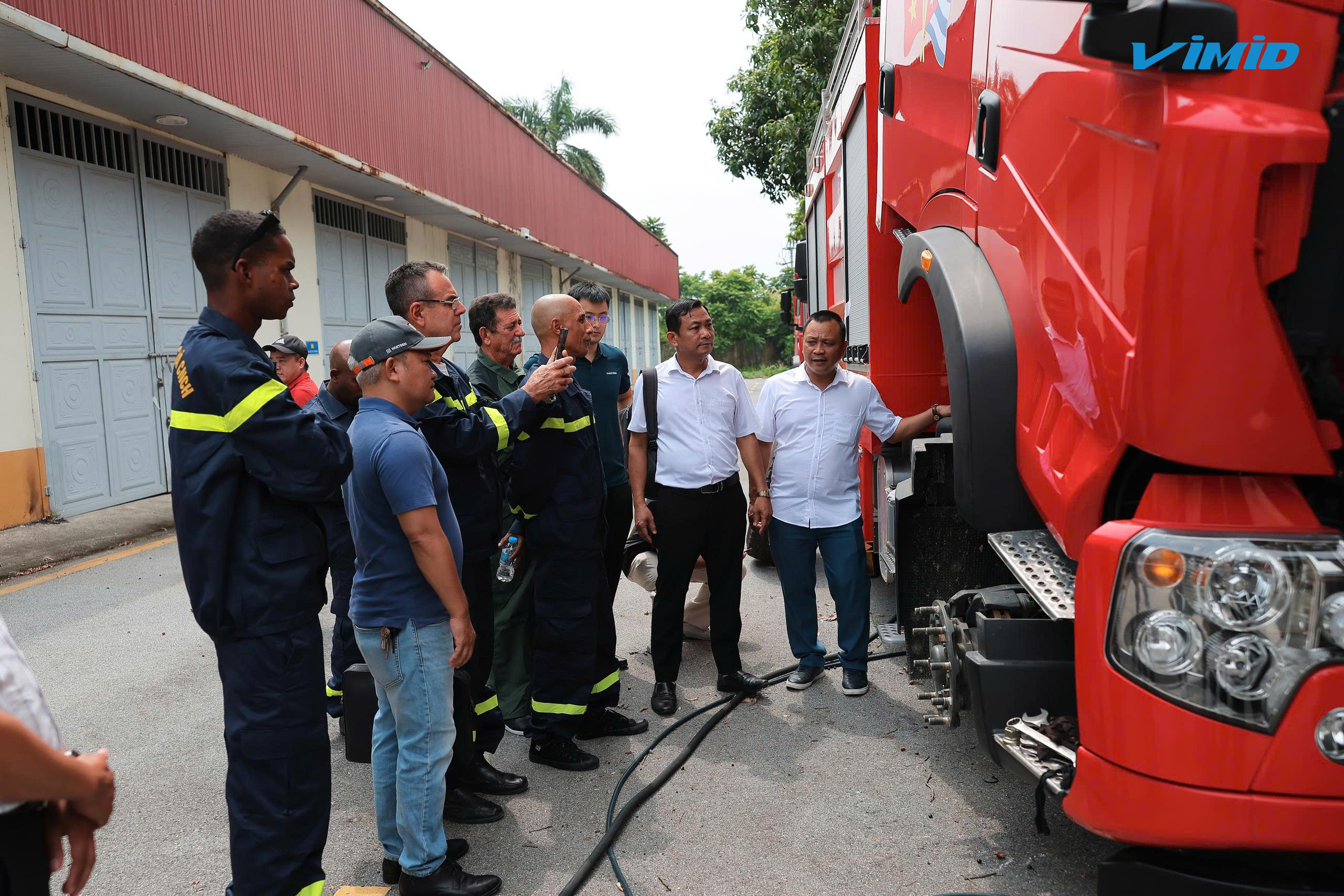VIMID & SINOTRUK bàn giao xe PCCC chuyên dùng cho Bộ Nội vụ Cuba 1 VIMID & SINOTRUK bàn giao xe PCCC chuyên dùng cho Bộ Nội vụ Cuba