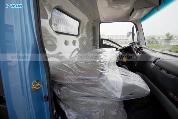 Xe tải thùng HOWO V750L 4x2 khung mui
