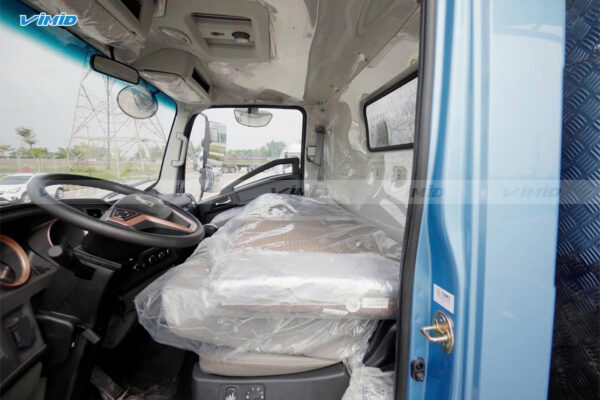 Xe tải thùng HOWO V750L 4x2 khung mui