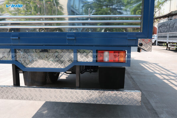 Xe tải thùng HOWO V950 4x2 khung mui nâng bửng hông 7M