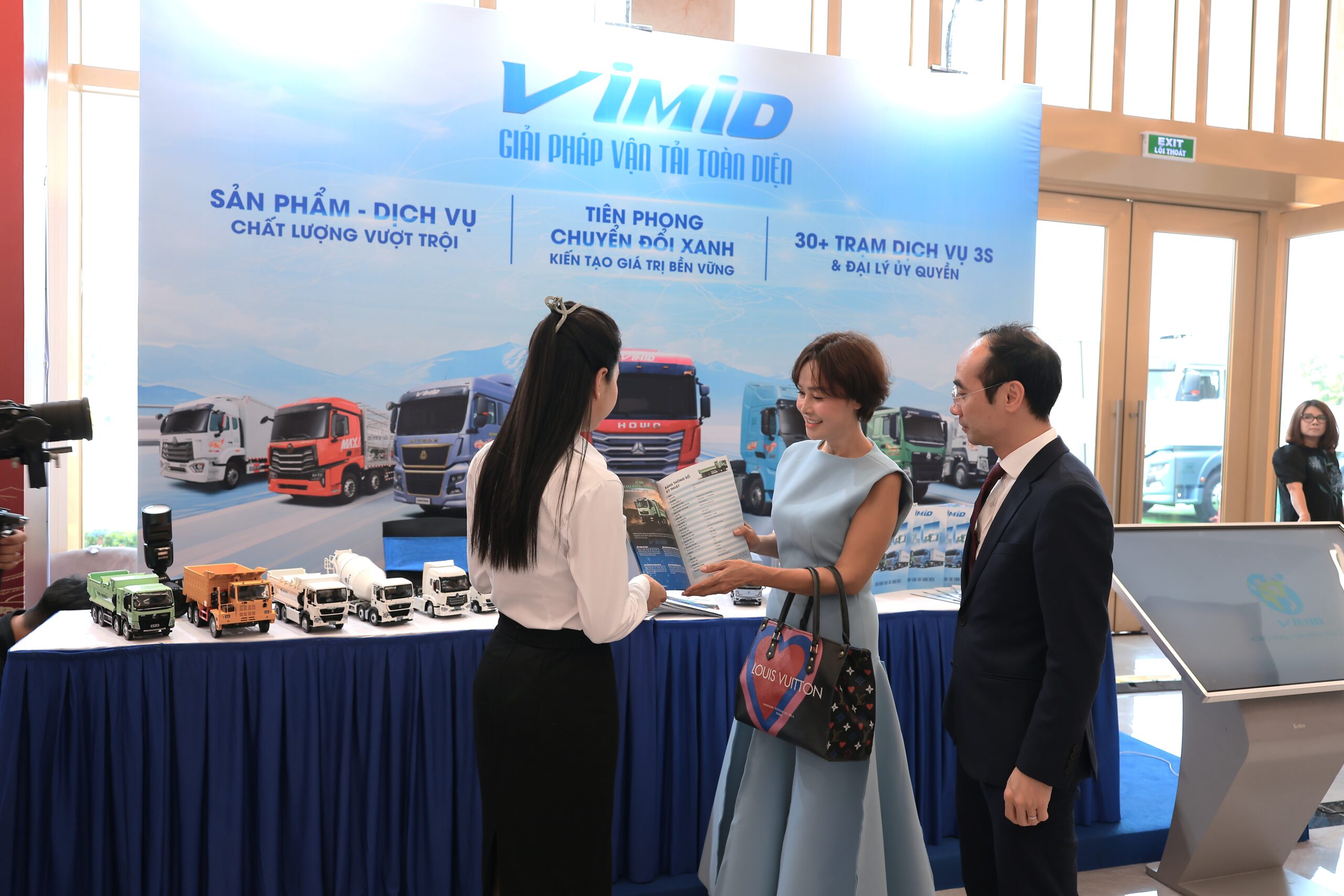 VIMID tự hào đón nhận Bằng khen cấp thành phố, đưa vận tải xanh trở thành điểm nhấn tại Tết doanh nhân trẻ 2026