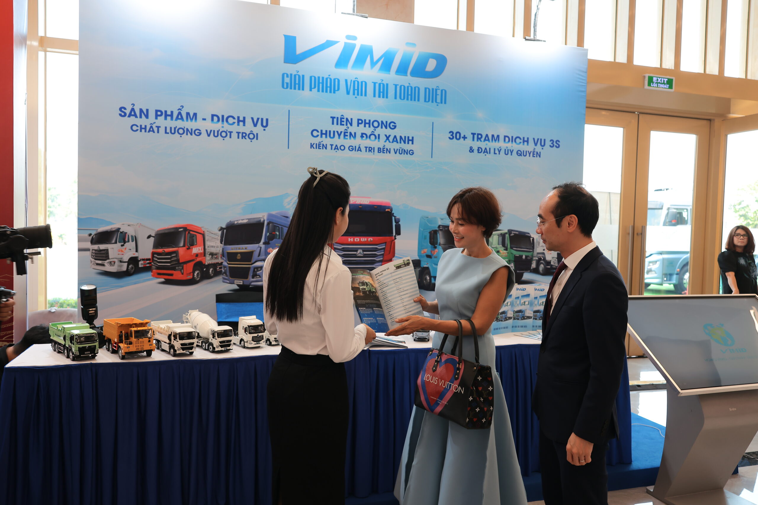 Dấu ấn doanh nghiệp tiên phong: VIMID đón nhận bằng khen cấp thành phố, đưa vận tải xanh trở thành tâm điểm tại Tết Doanh nhân trẻ 2026