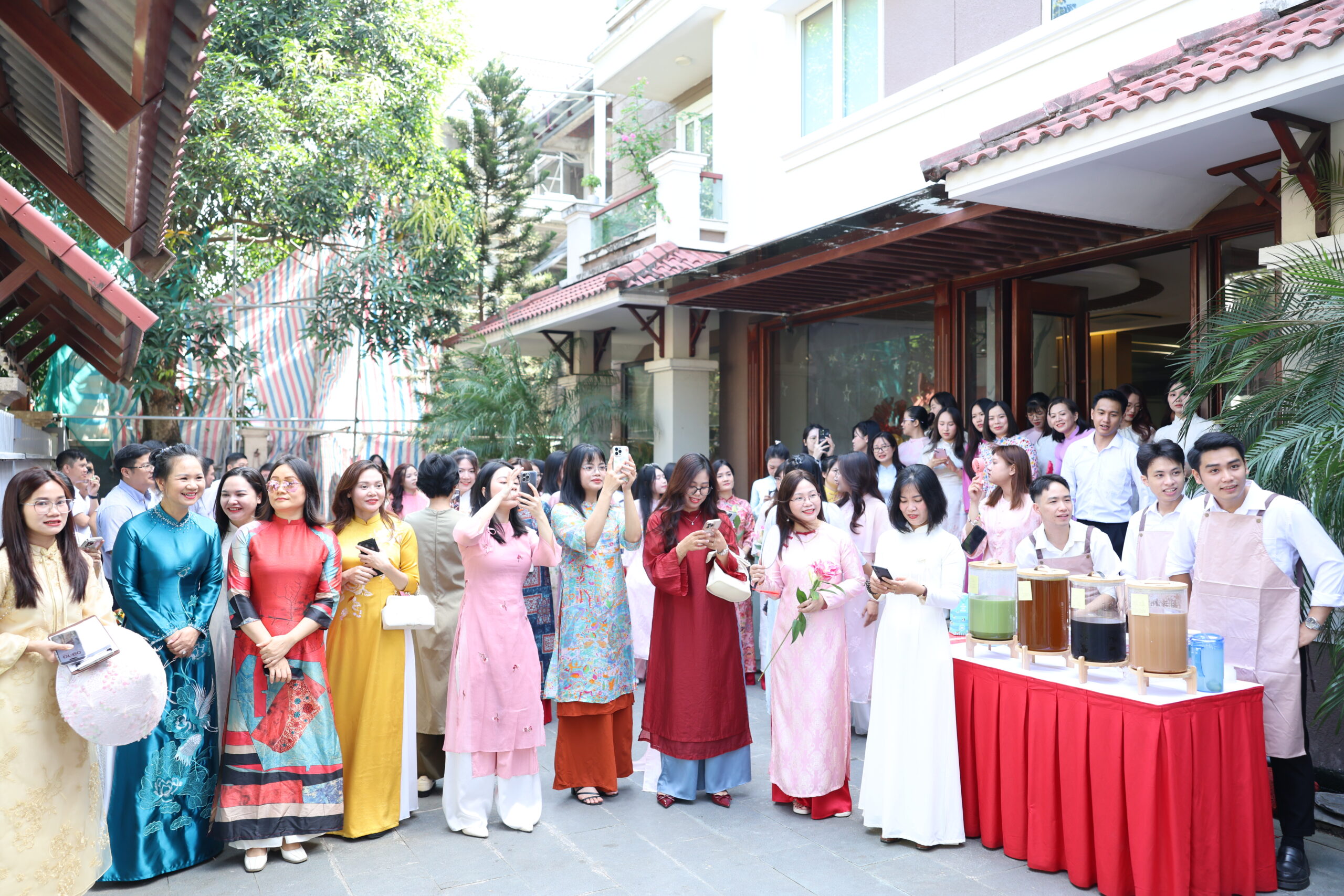 Rộn ràng không khí chào mừng ngày Phụ nữ Việt Nam, VIMID tôn vinh những “Bông hoa đẹp nhất”