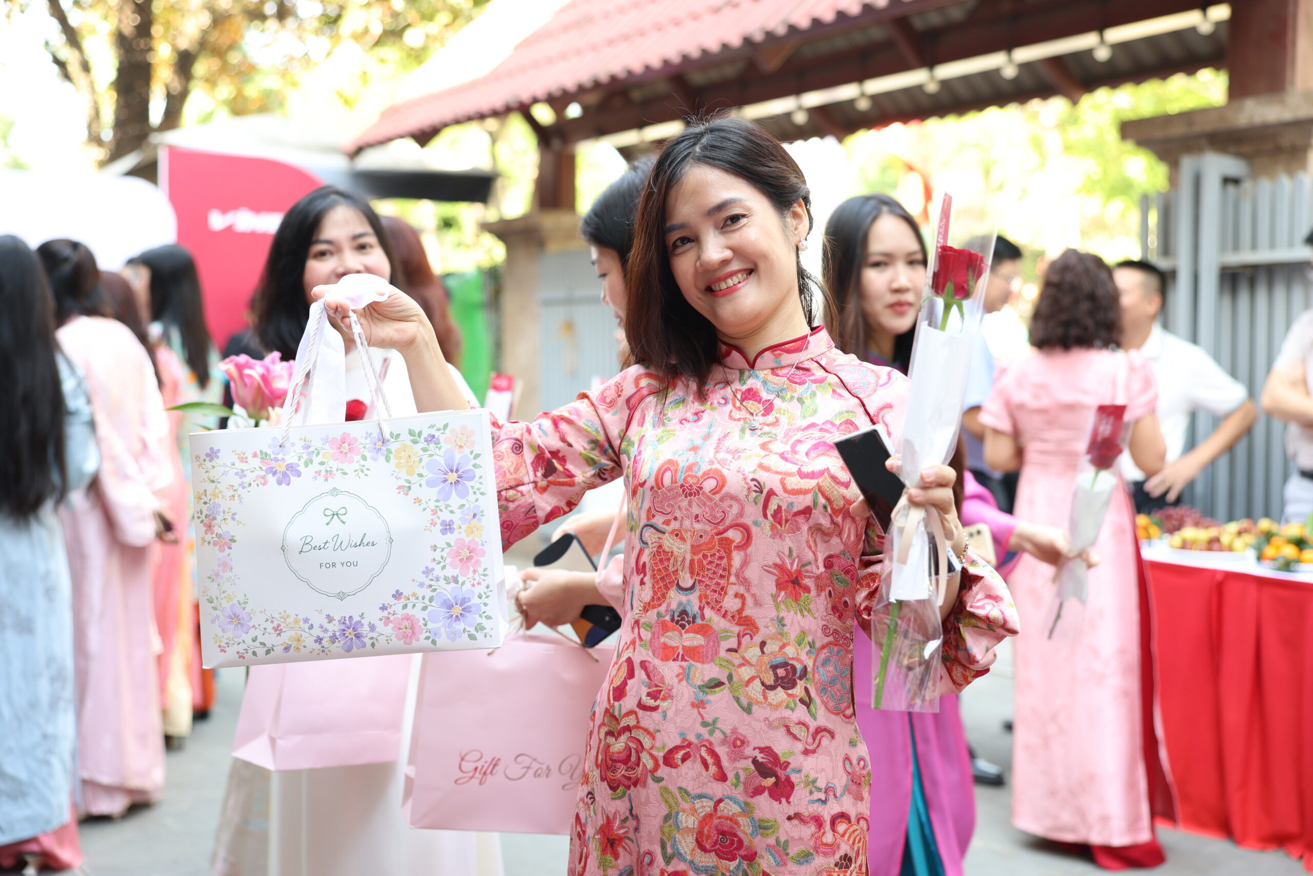 Rộn ràng không khí chào mừng ngày Phụ nữ Việt Nam, VIMID tôn vinh những “Bông hoa đẹp nhất”