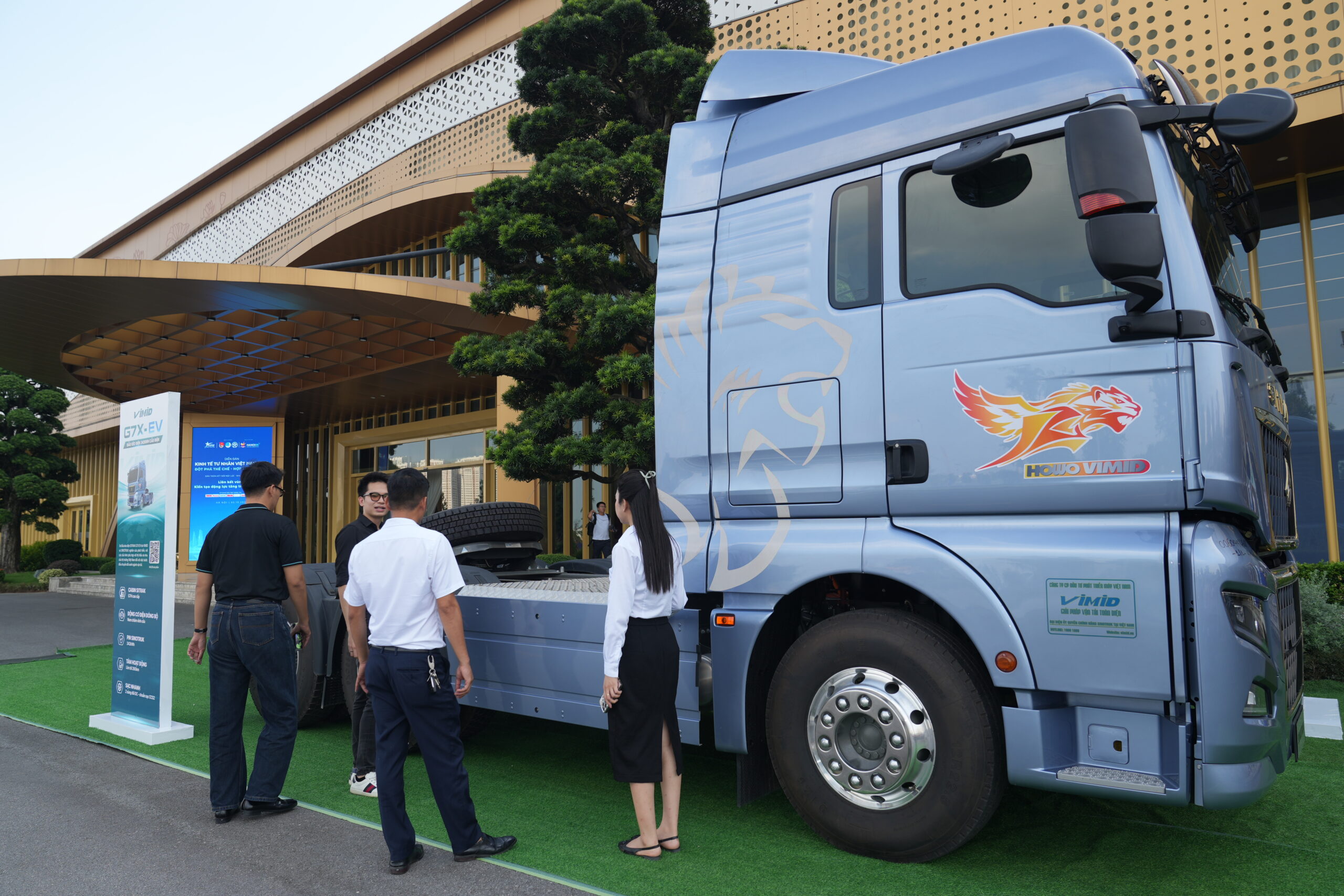Dấu ấn doanh nghiệp tiên phong: VIMID đón nhận bằng khen cấp thành phố, đưa vận tải xanh trở thành tâm điểm tại Tết Doanh nhân trẻ 2026