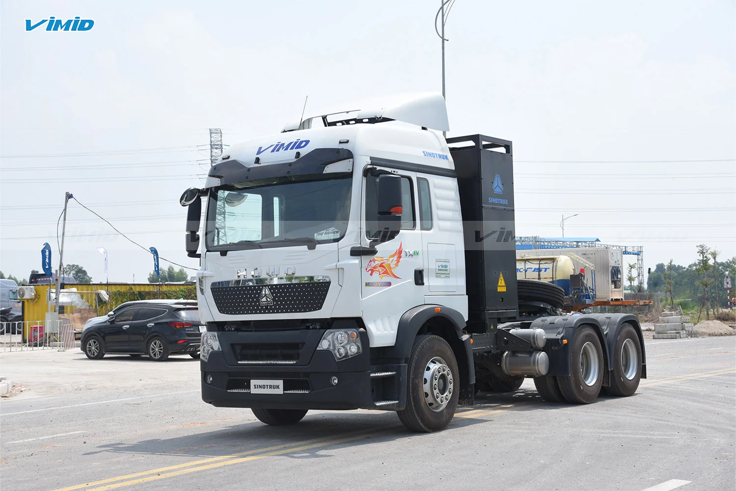 Các dòng xe đầu kéo điện Howo mới nhất hiện nay và giá bán 2 Xe đầu kéo điện HOWO TXEV 6×4 400 kWh