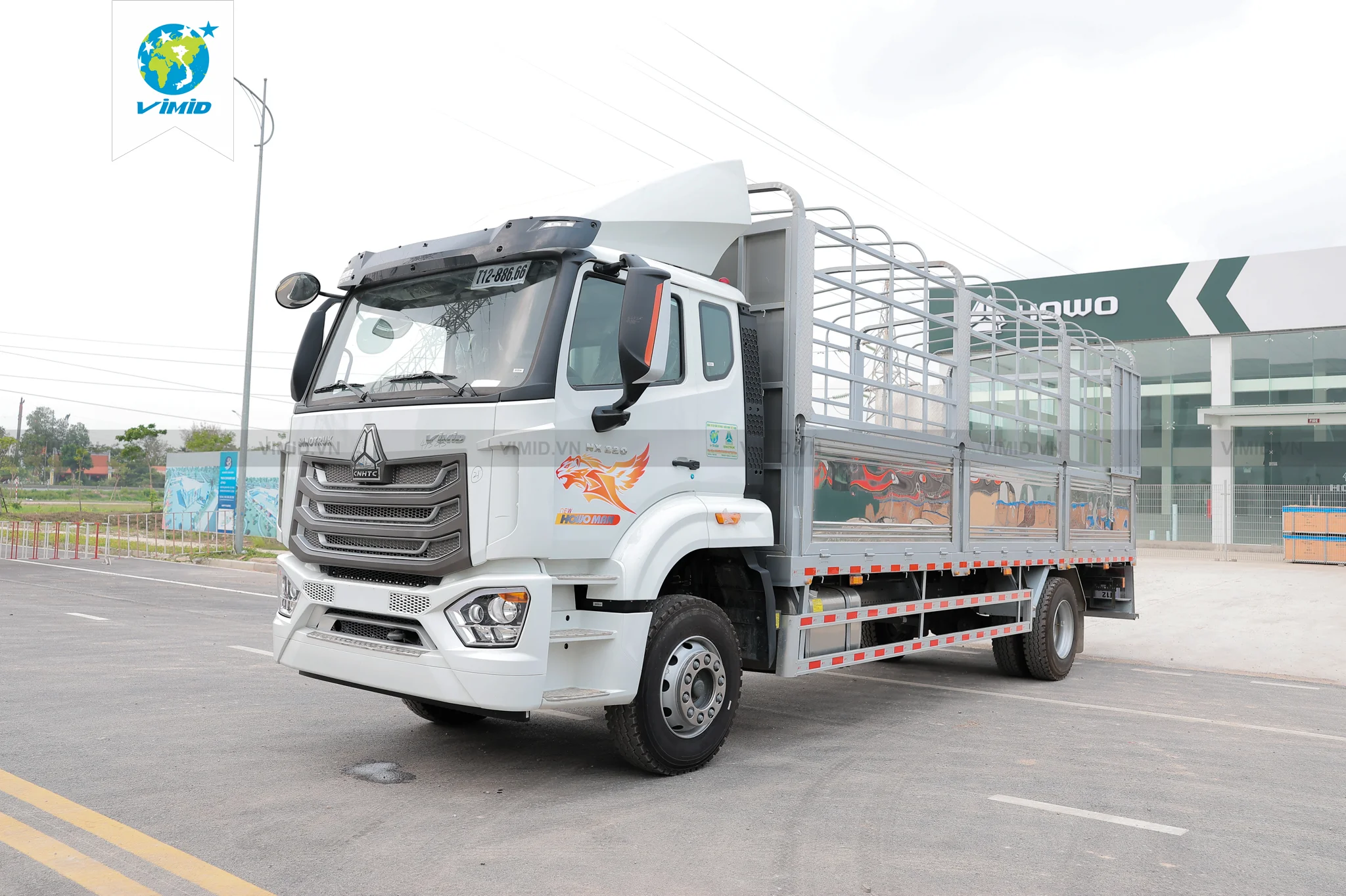 Dòng xe HOWO 9 tấn: Đặc điểm nổi bật và giá bán 1 HOWO NX 220 7M6 nhập khẩu