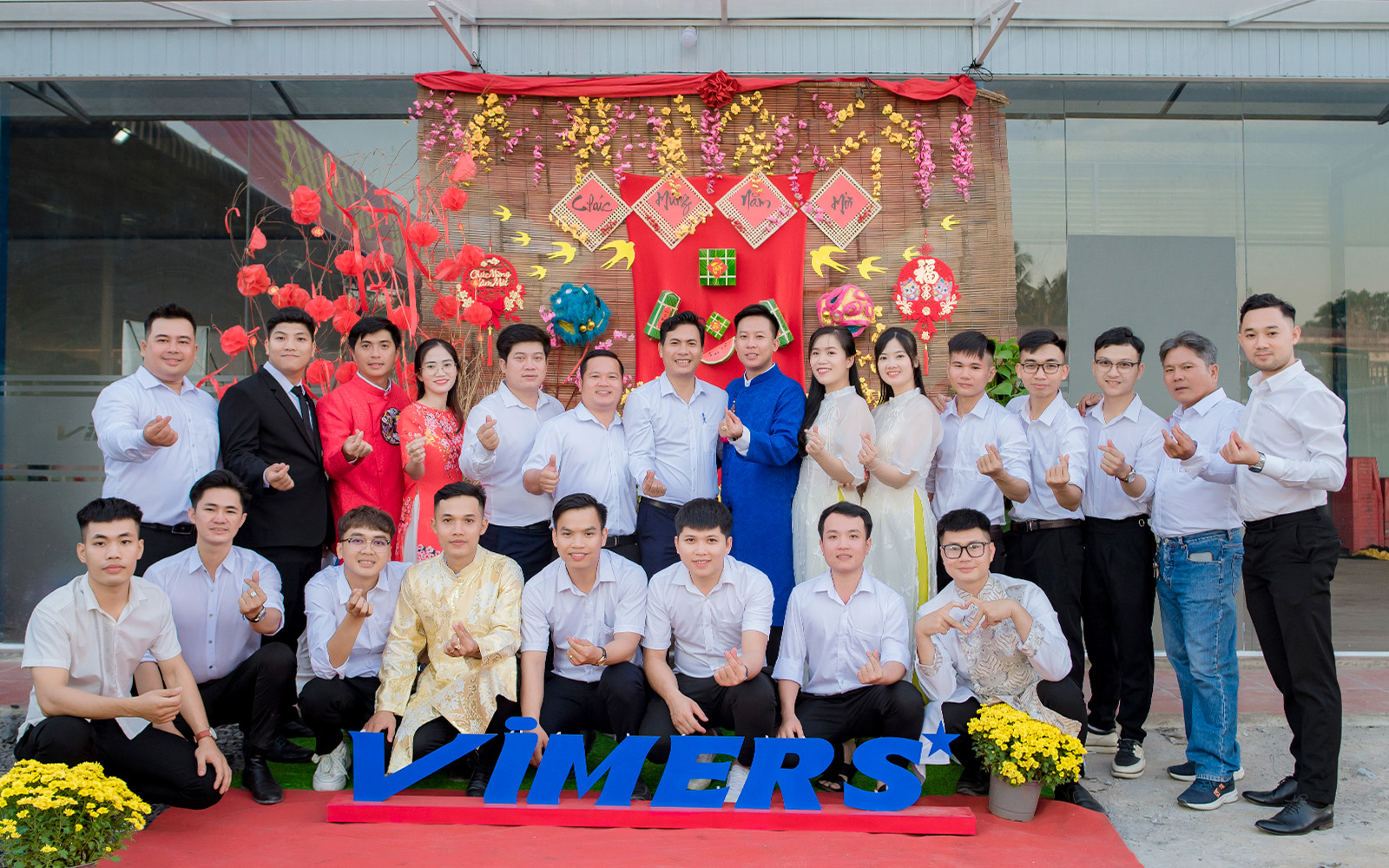 Không khí Year End Party 2023 sôi nổi tại các điểm Vùng - Chi nhánh.