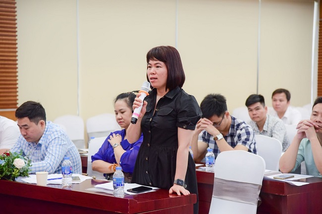 Cổ đông thảo luận sôi nổi, mang đến những ý kiến đóng góp chất lượng cho đại hội