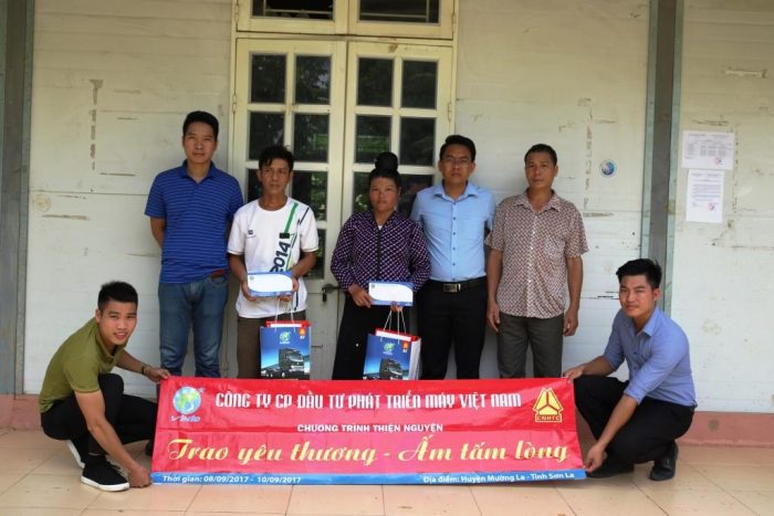 TRAO YÊU THƯƠNG – ẤM TẤM LÒNG TRAO YÊU THƯƠNG – ẤM TẤM LÒNG 10 TRAO YÊU THƯƠNG – ẤM TẤM LÒNG TRAO YÊU THƯƠNG – ẤM TẤM LÒNG