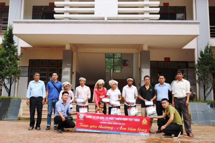 TRAO YÊU THƯƠNG – ẤM TẤM LÒNG TRAO YÊU THƯƠNG – ẤM TẤM LÒNG 11 TRAO YÊU THƯƠNG – ẤM TẤM LÒNG TRAO YÊU THƯƠNG – ẤM TẤM LÒNG