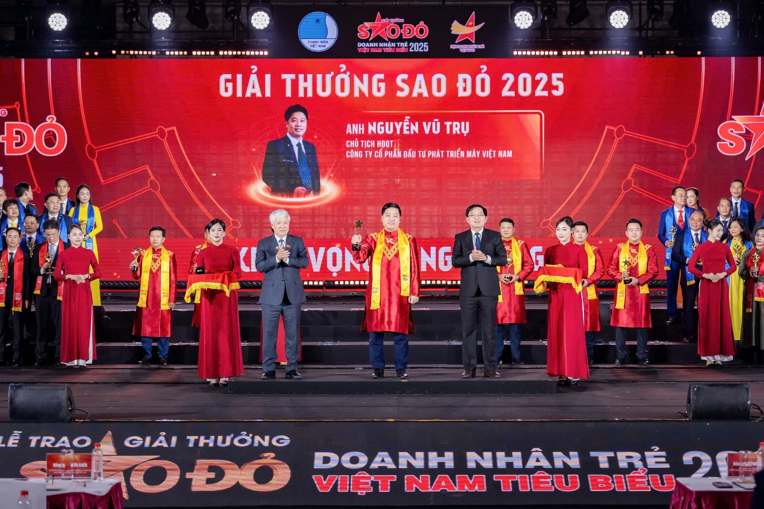 Entrepreneur Nguyễn Vũ Trụ – Chairman of VIMID – Honored in the Top 10 Red Star Awards 2025