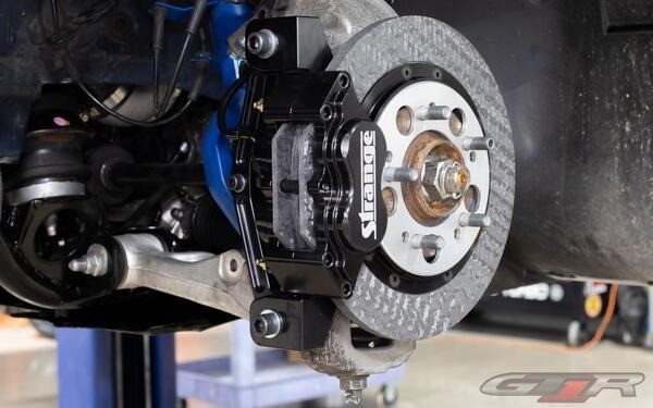 Brake ô tô: Hệ thống phanh an toàn trên ô tô 1 Brake ô tô: Hệ thống phanh an toàn trên ô tô