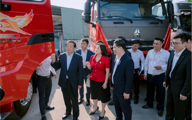  (Một số hình ảnh Ông Tan Xu Guang và BLĐ cấp cao Tập đoàn SINOTRUK cùng BLĐ VIMID trong chuyến thăm & làm việc tại VIMID thành phố Hồ Chí Minh)