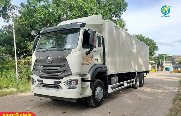 Bằng lái xe hạng D lái được xe gì? Có lái được xe tải không?