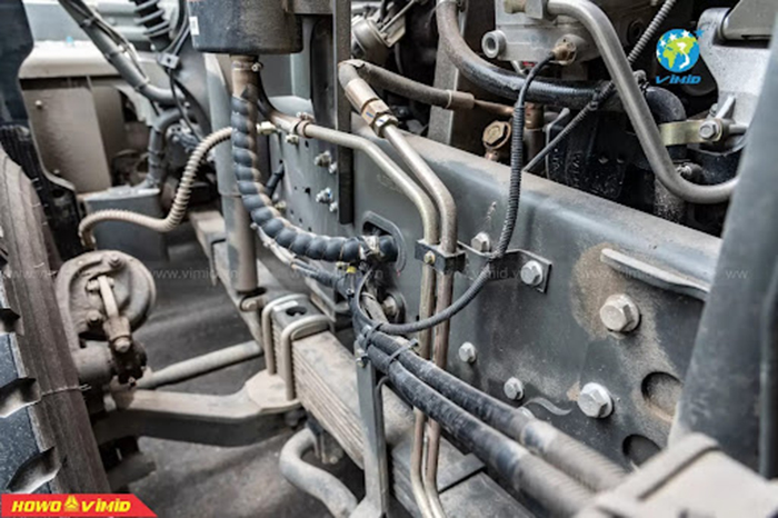 nhíp xe tải có nên động không?