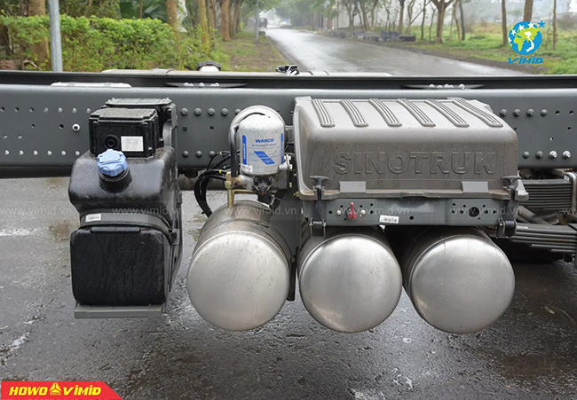 Tìm hiểu bình ắc quy xe tải bao nhiêu vôn?